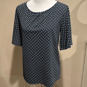 Ann Taylor size Medium navy white pattern blouse flutter sleeve